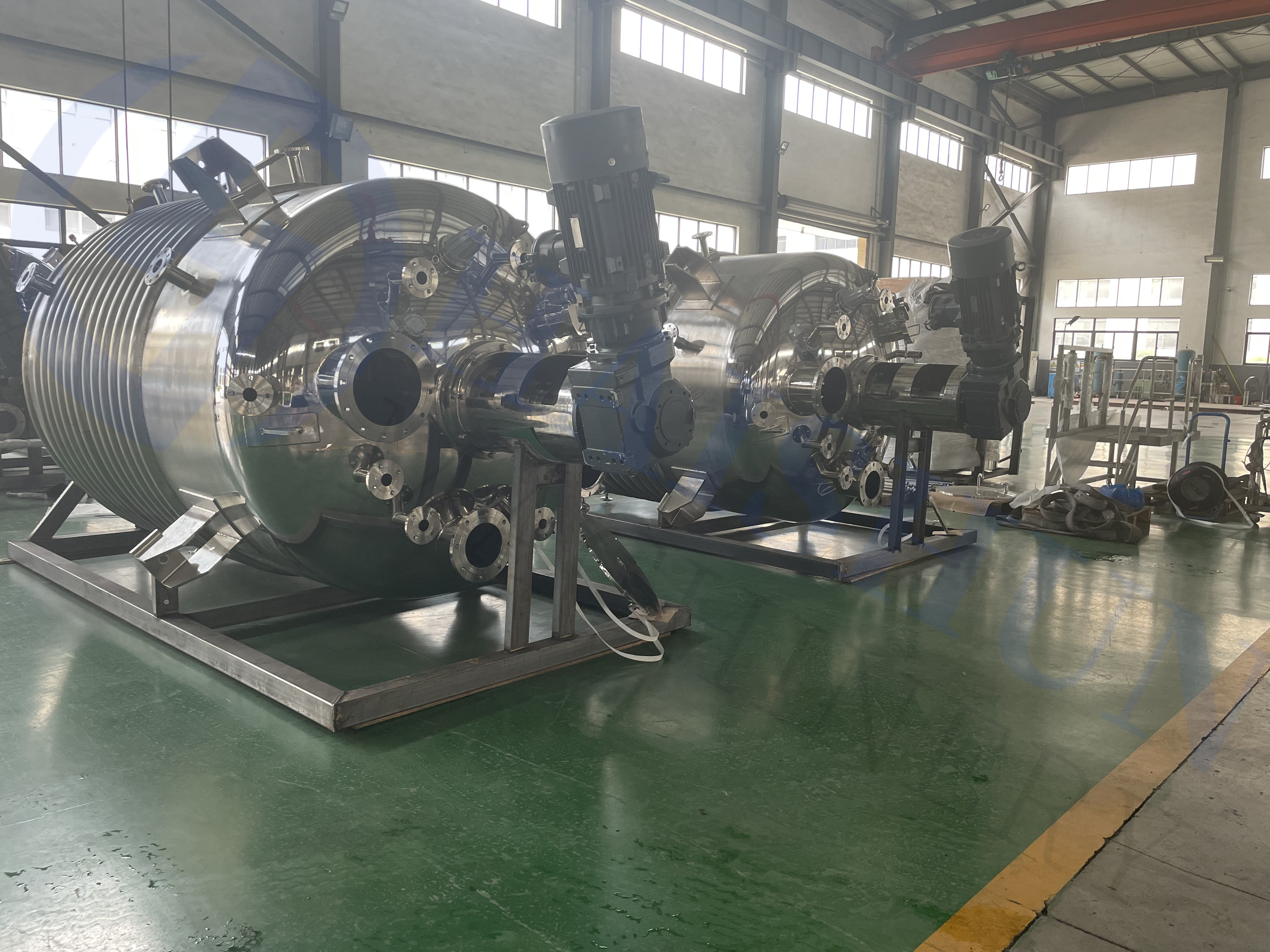 SS321 mixing tank, Reactor with coil jacket and inner paddle mixer with coil cooling system