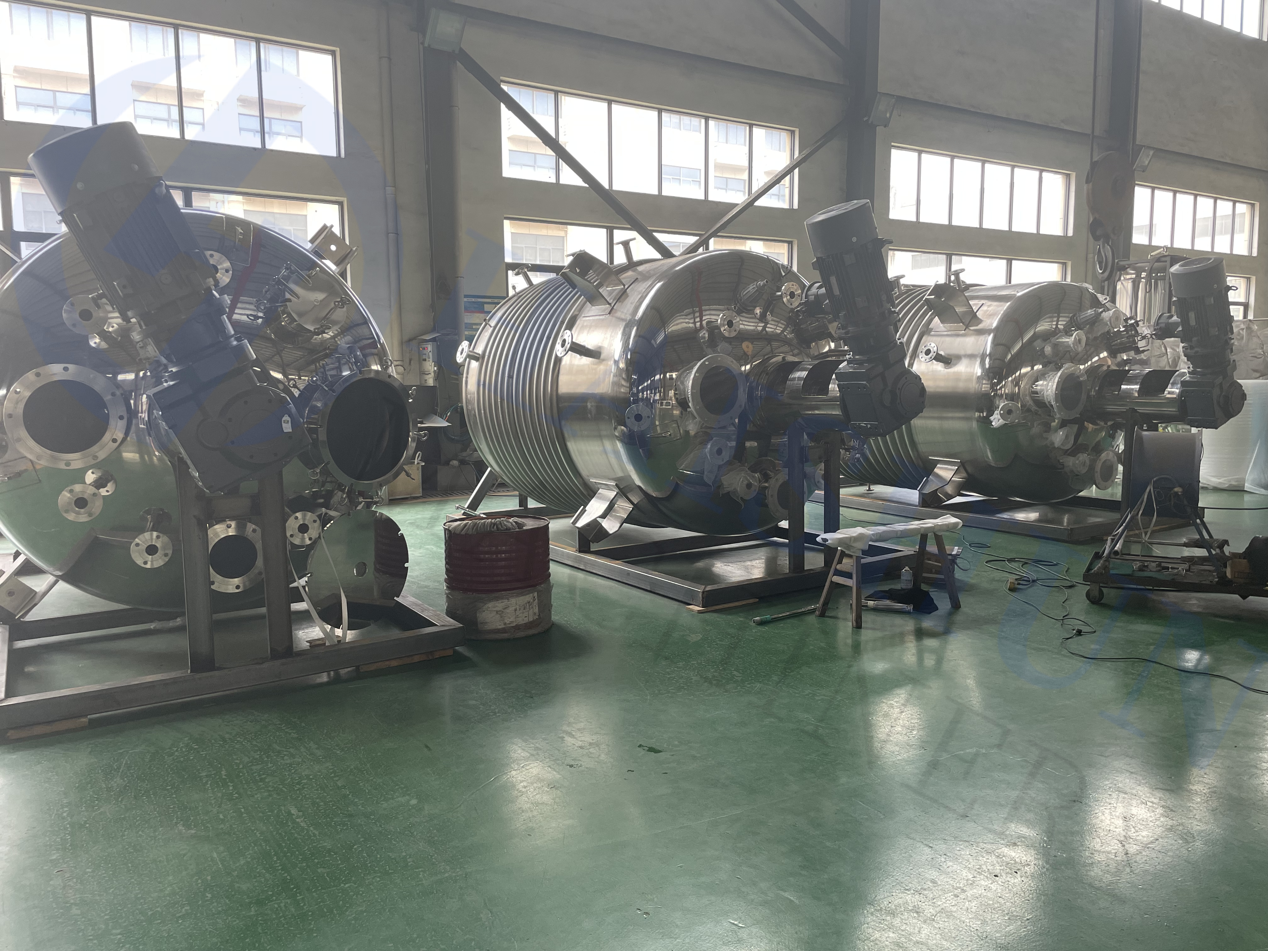 SS321 mixing tank, Reactor with coil jacket and inner paddle mixer with coil cooling system