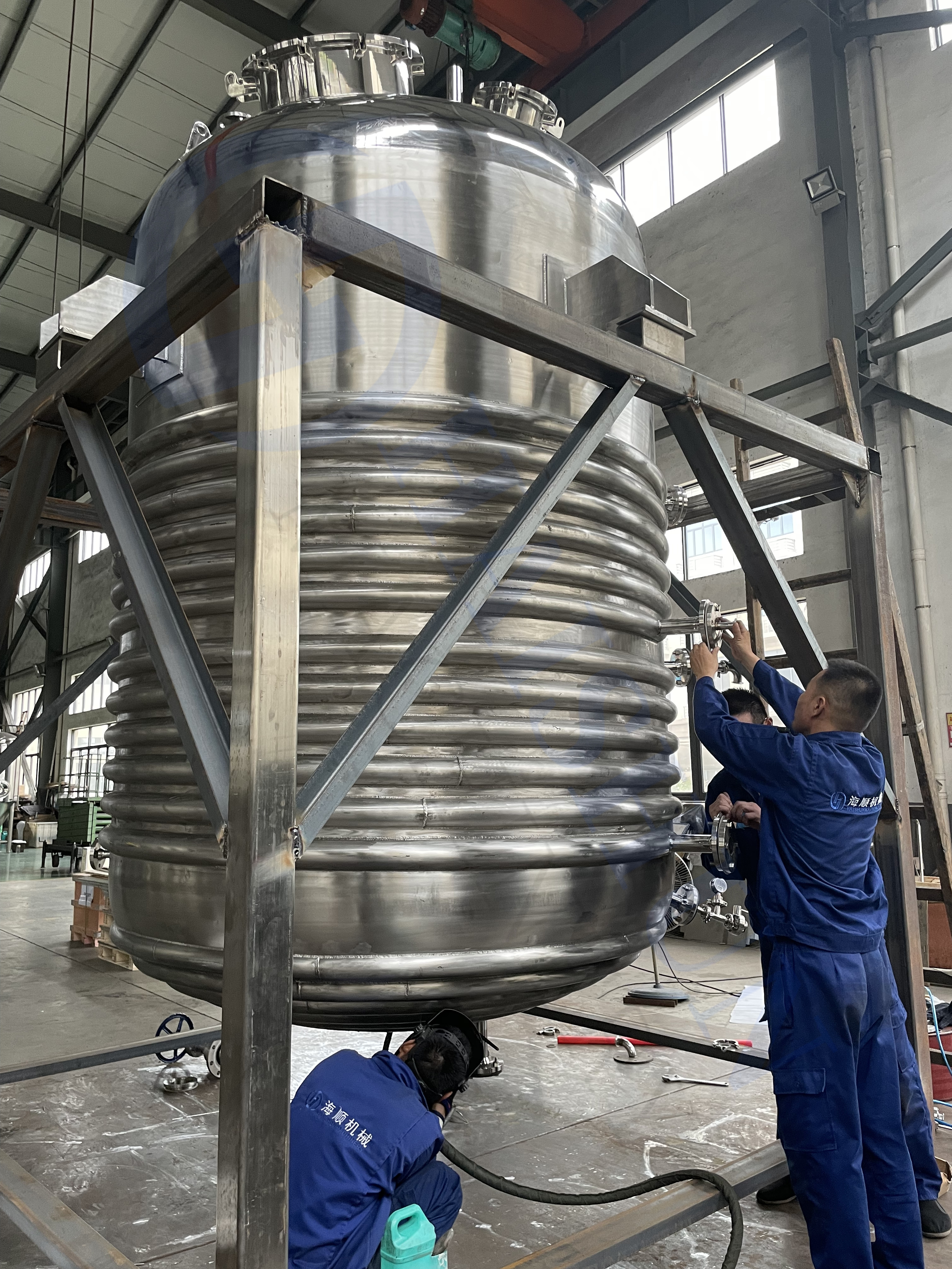 SS321 mixing tank, Reactor with coil jacket and inner paddle mixer with coil cooling system